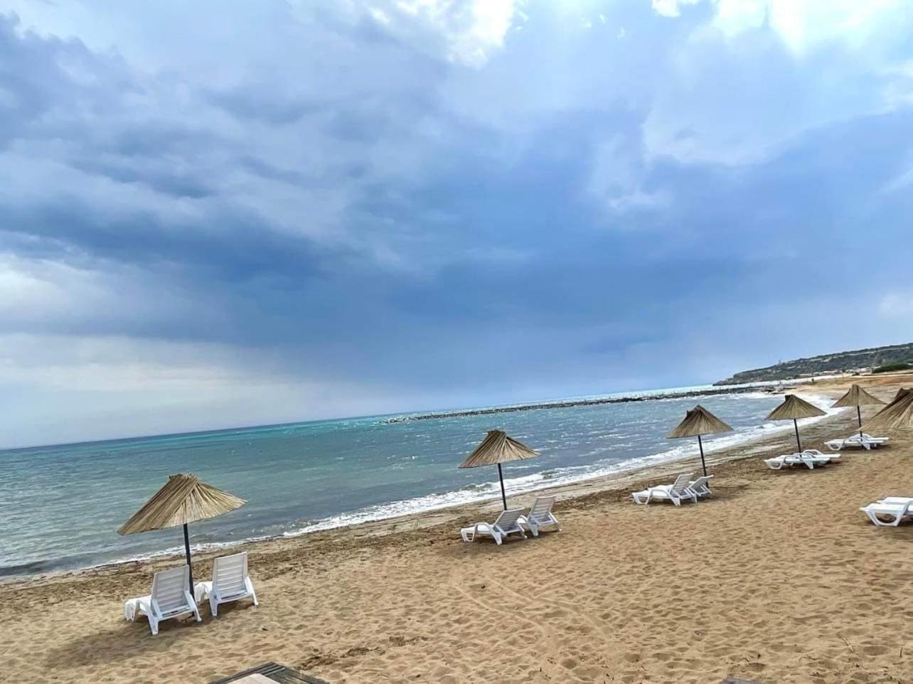 Relaxing Penthouse Suites By The Sea Vokolidha Exterior photo