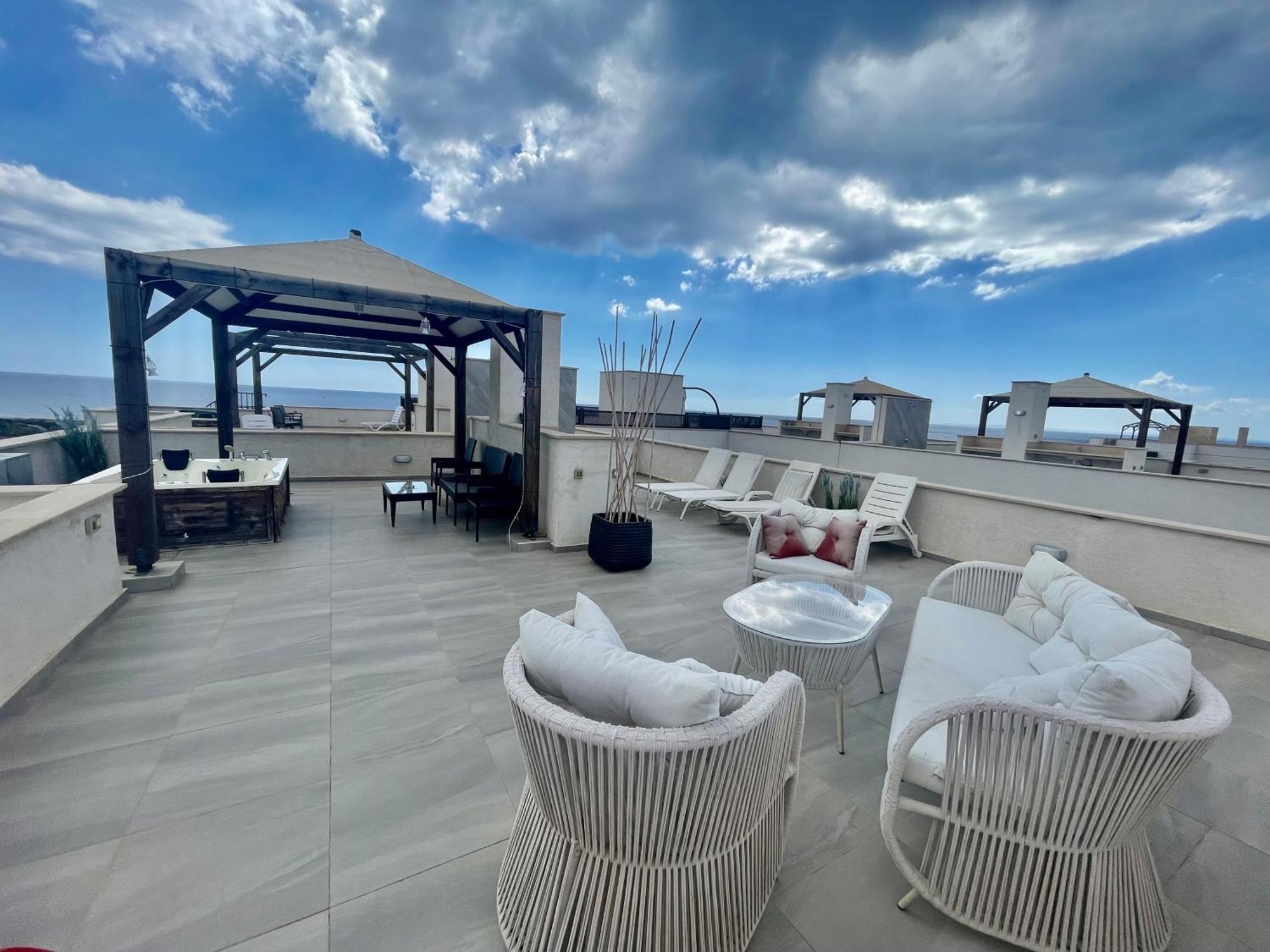 Relaxing Penthouse Suites By The Sea Vokolidha Exterior photo
